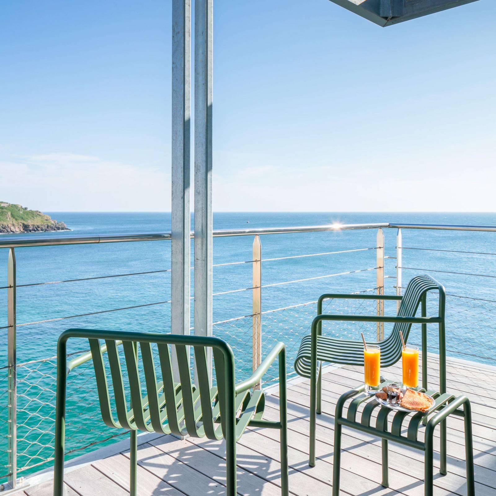 Sainte-Barbe Hotel & Spa 面海露台座椅