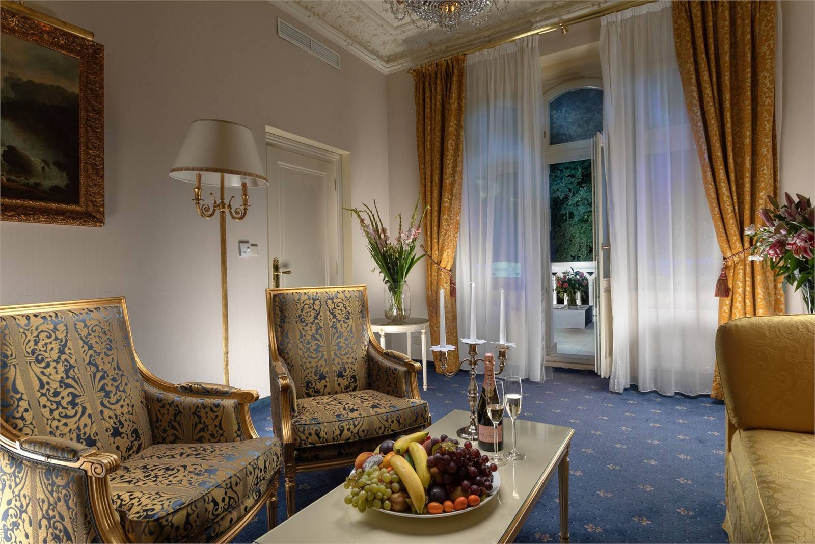Savoy Westend Hotel Masaryk 總統套房起居室