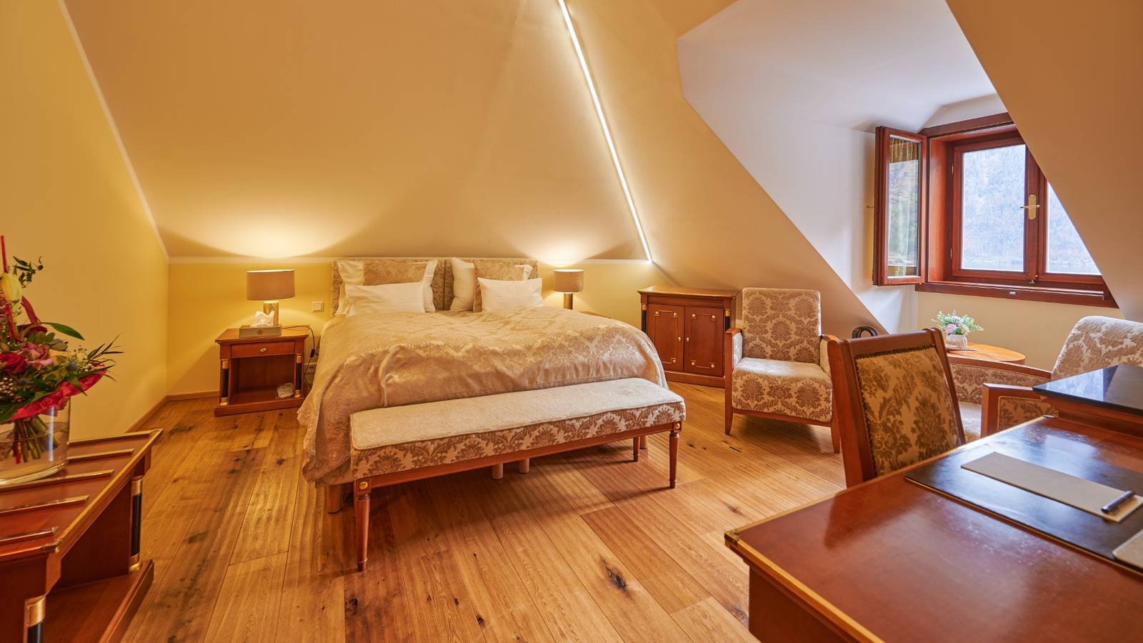 Seehotel Grüner Baum 頂樓斜屋頂雙人房