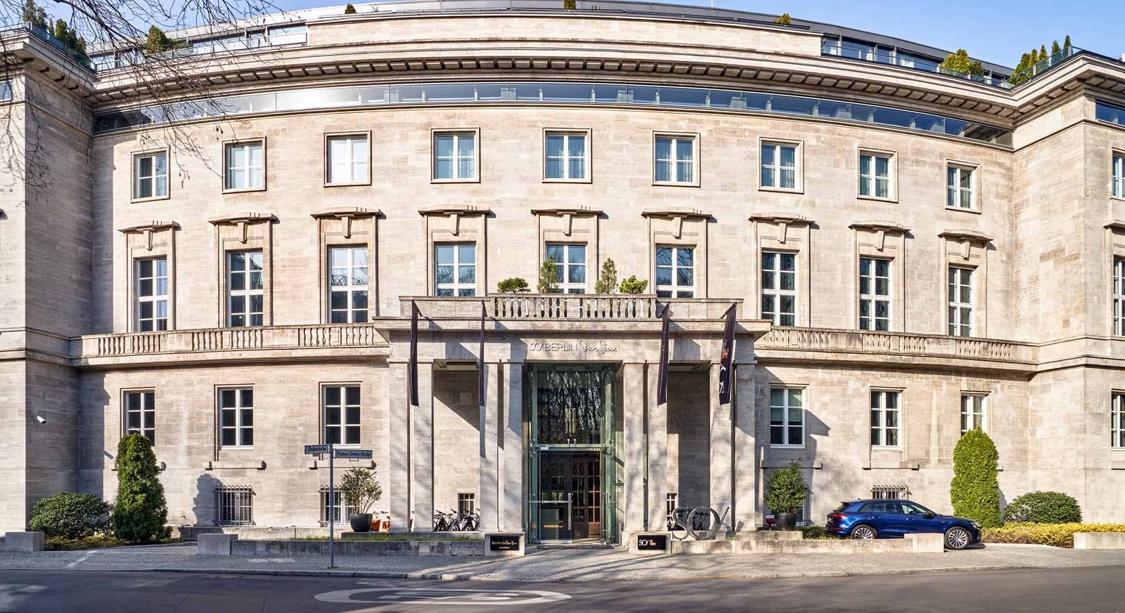 柏林 SO/ Berlin Das Stue 前丹麥大使館新古典建築立面
