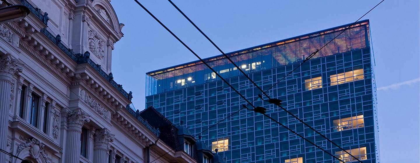 維也納 SO/ Vienna 由 Jean Nouvel 設計的玻璃帷幕大樓外觀