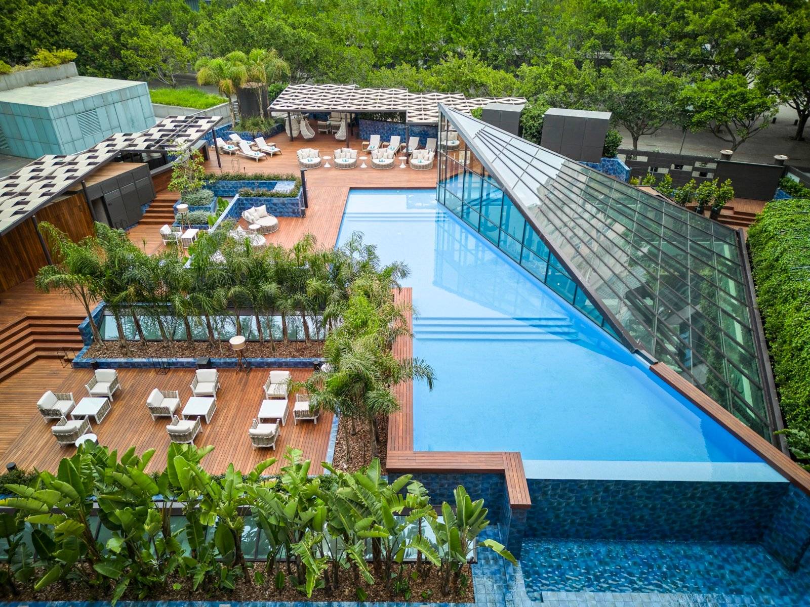 巴塞隆納 Sofitel Barcelona Skipper 花園泳池俯瞰