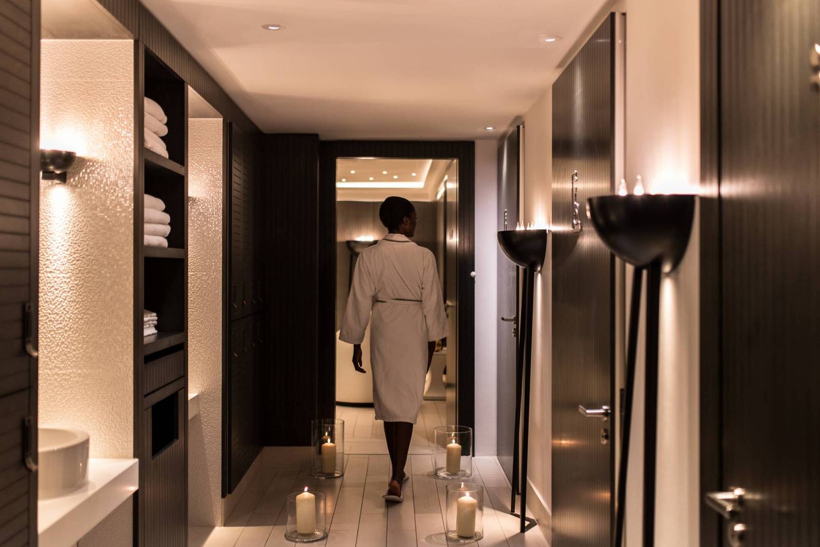 Sofitel SPA 燭光走廊