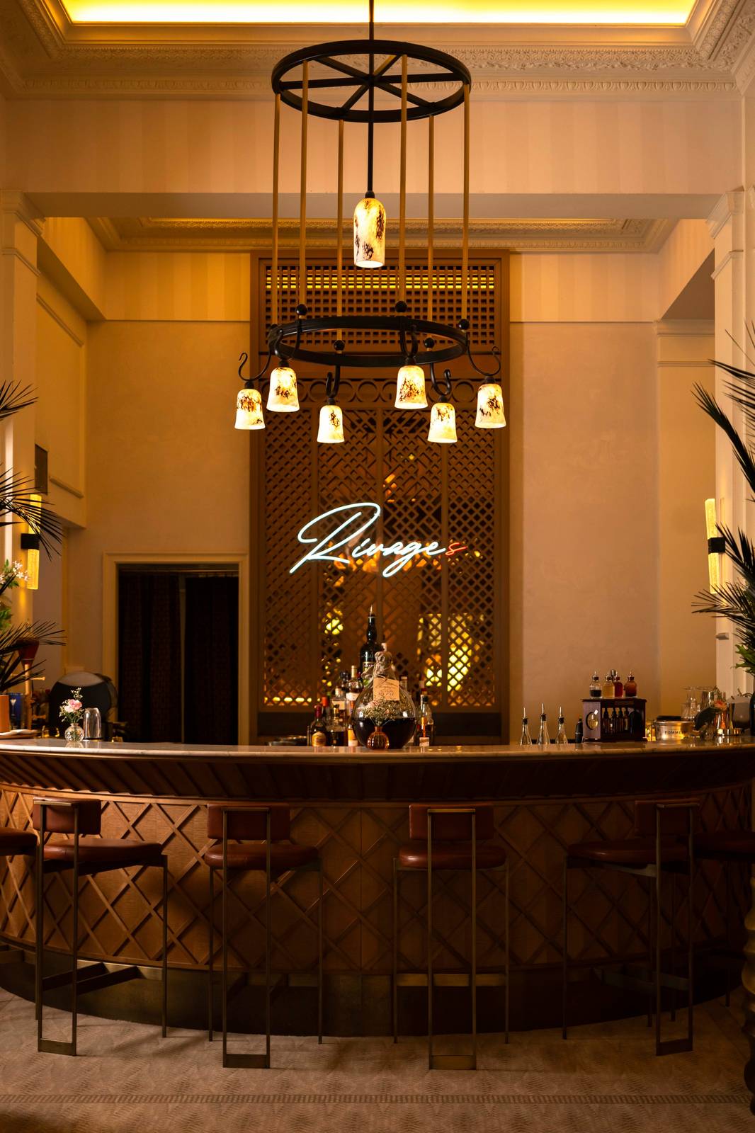 Sofitel Le Scribe Bar Rivages 半月形吧台
