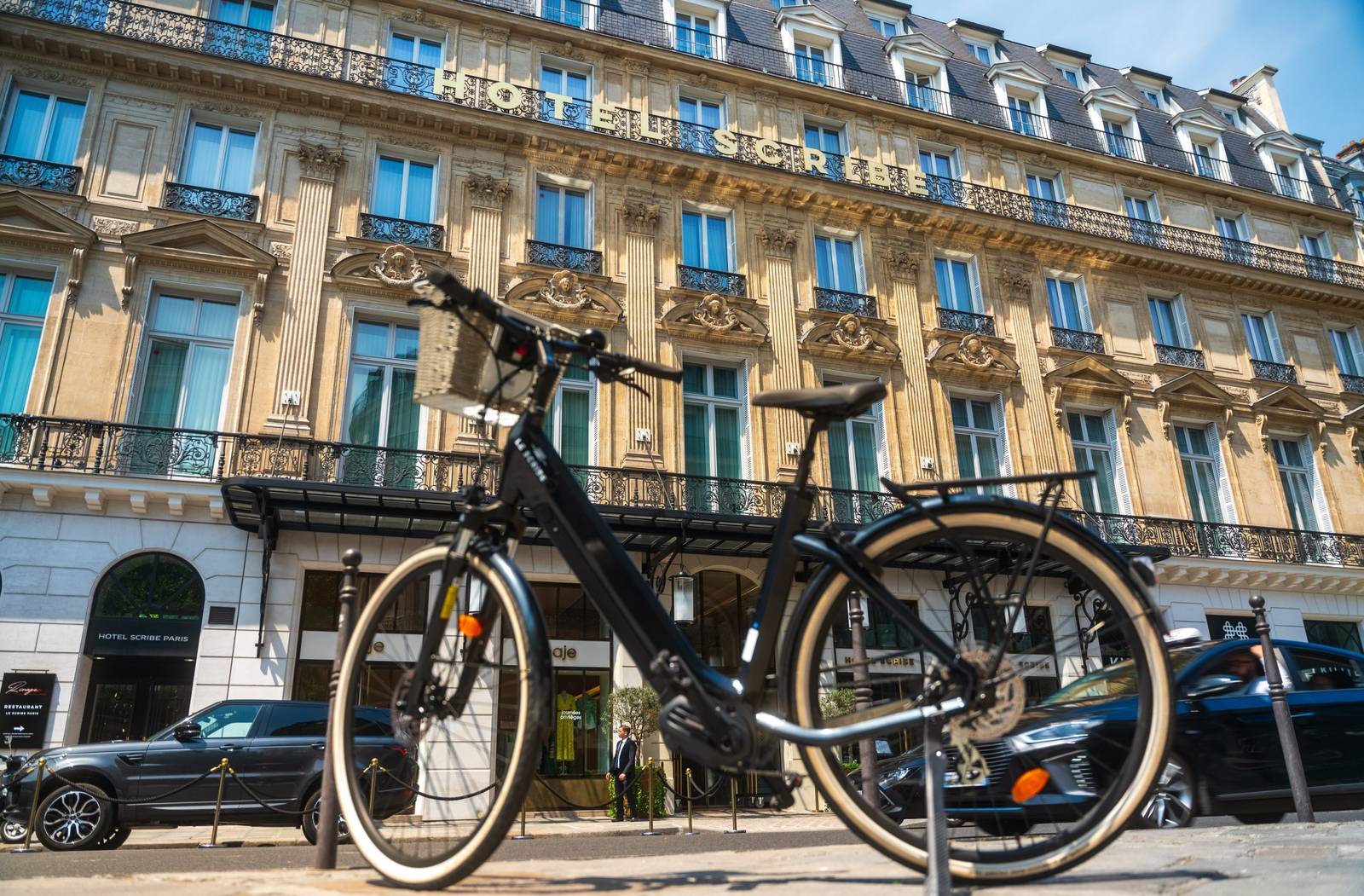 Sofitel Le Scribe 所在的巴黎歌劇院區街角