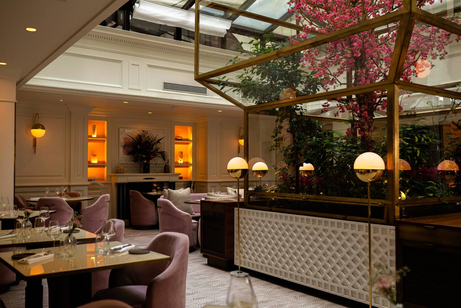 Sofitel Le Scribe 玻璃天棚下的 Rivages 餐廳