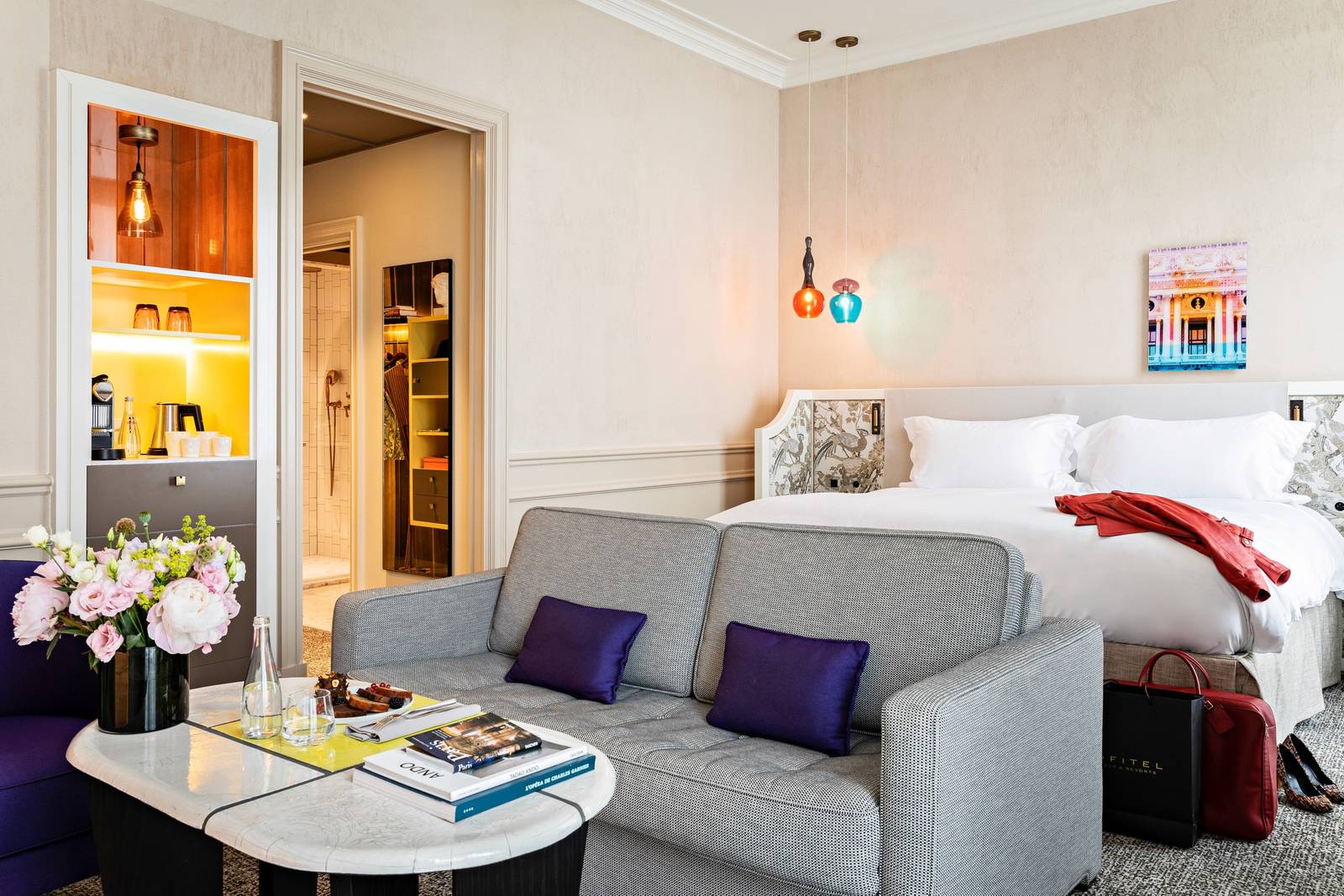Sofitel Le Scribe 套房起居區與臥室