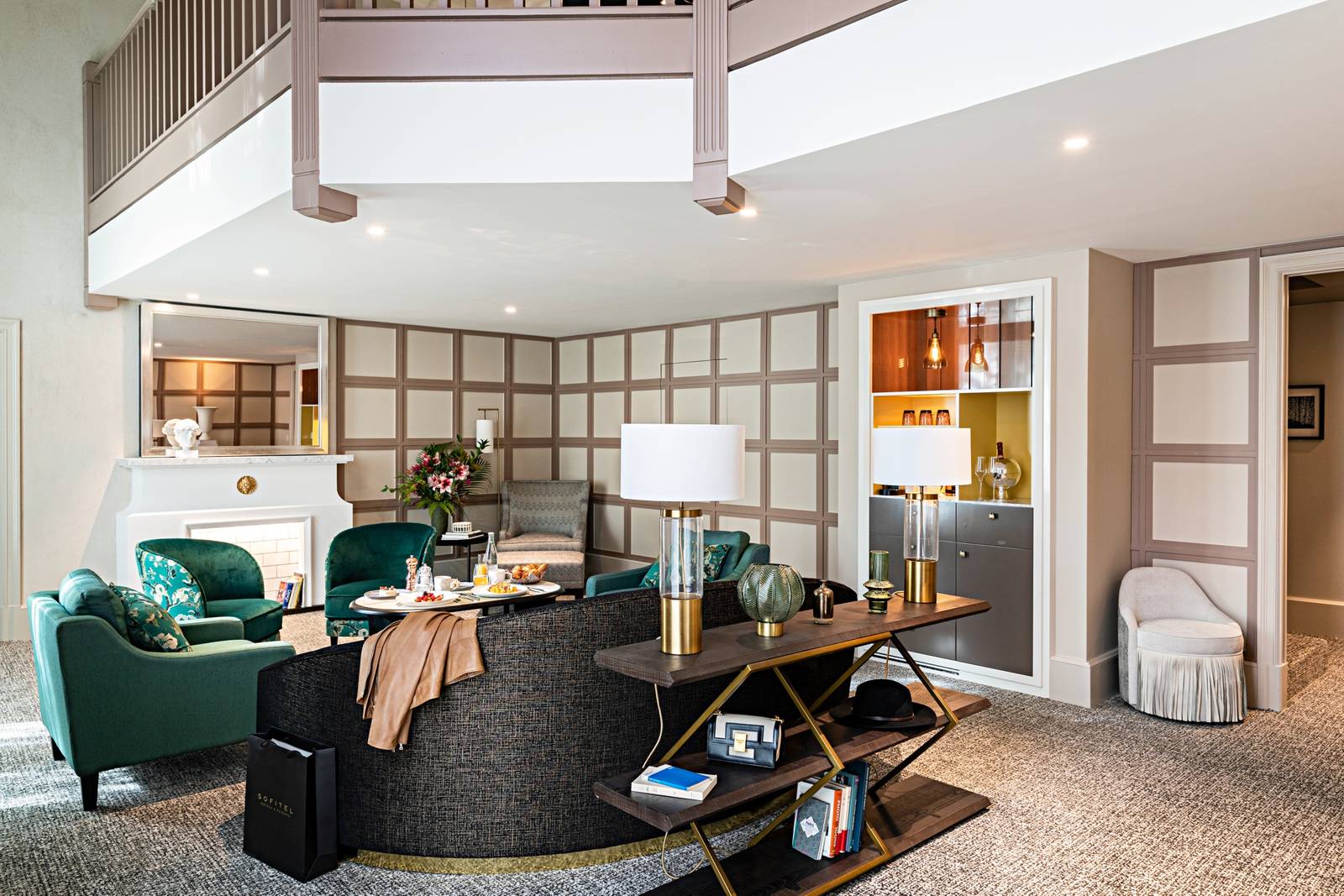 Sofitel Le Scribe 套房起居空間