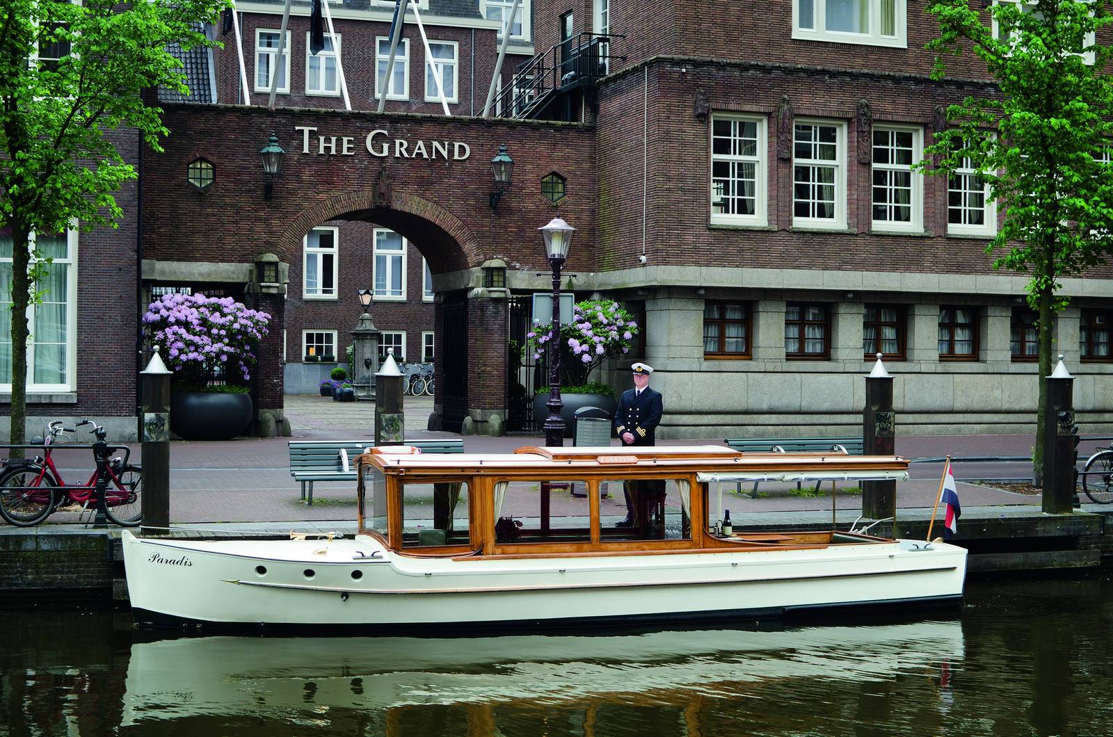 阿姆斯特丹 Sofitel Legend The Grand 運河旁的入口與酒店遊船