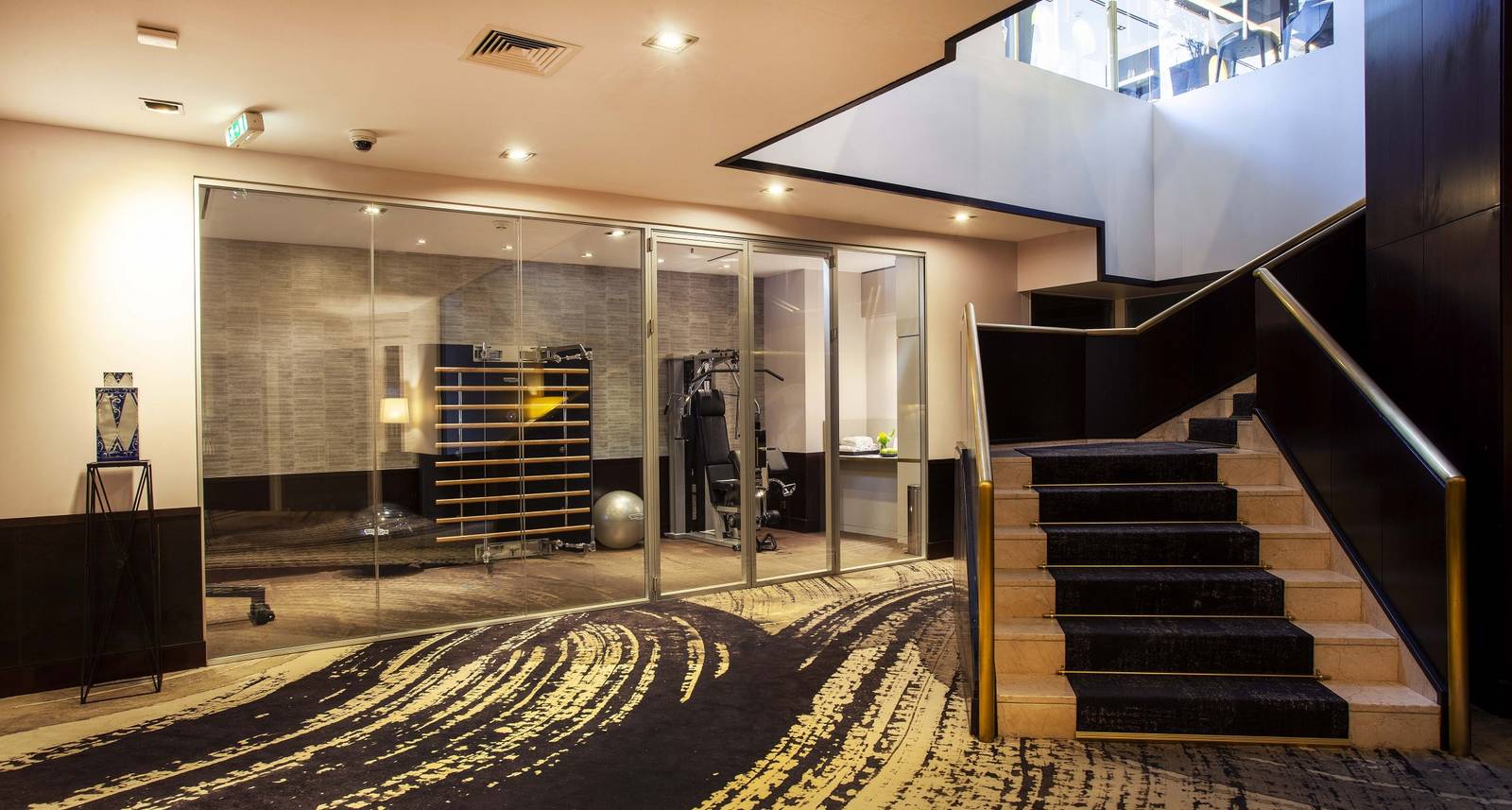 Sofitel Lisbon Liberdade 大廳樓梯