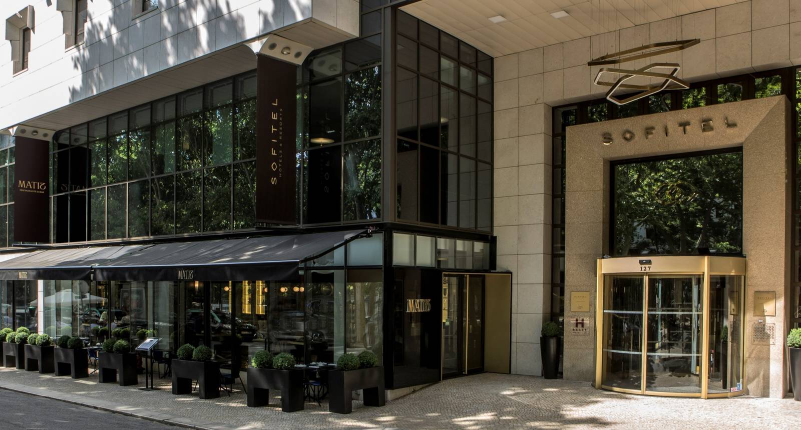 里斯本 Sofitel Lisbon Liberdade 自由大道上的酒店正門