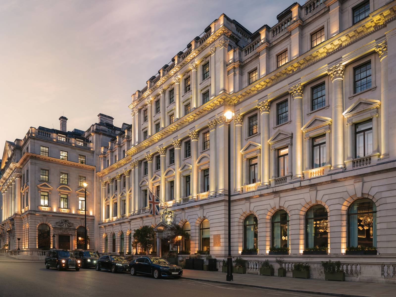 倫敦 Sofitel London St James 所在的 Waterloo Place 街景