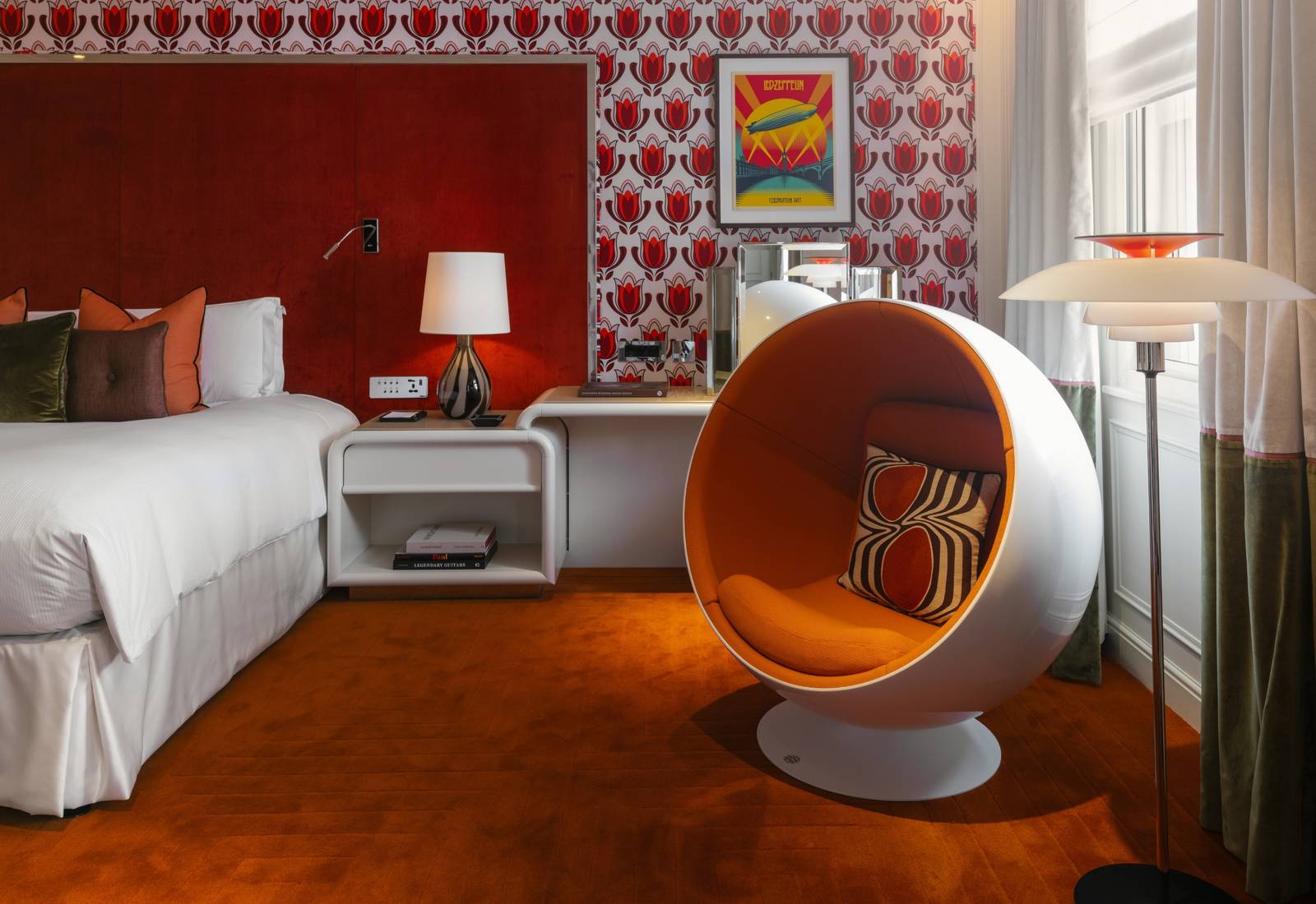 倫敦 Sofitel London St James Suite 70 臥室與球形椅