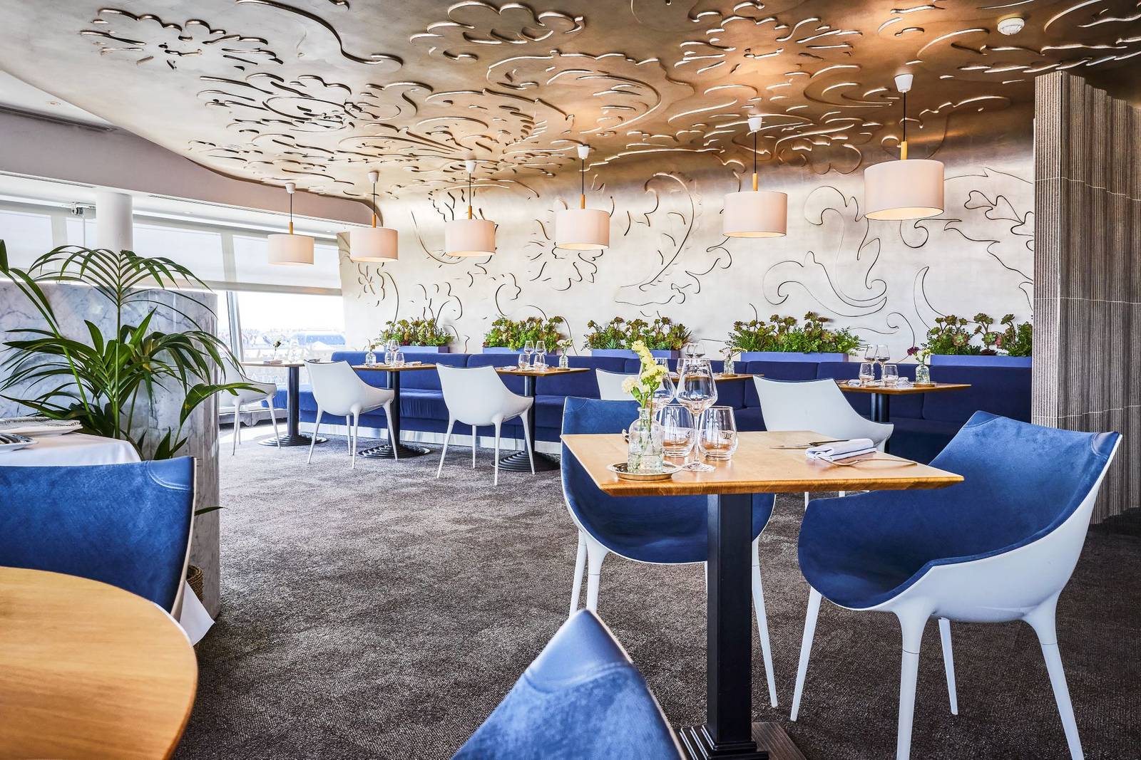 Les 3 Dômes 餐廳八樓全景用餐區