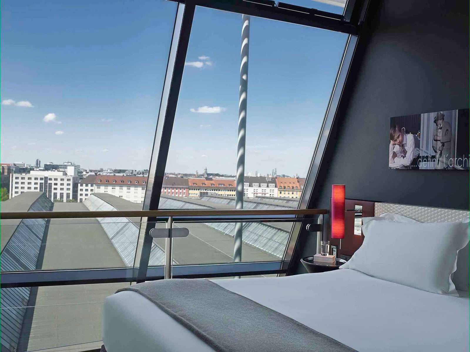 慕尼黑 Sofitel Munich Bayerpost Duplex Junior Suite 玻璃帷幕與城市景