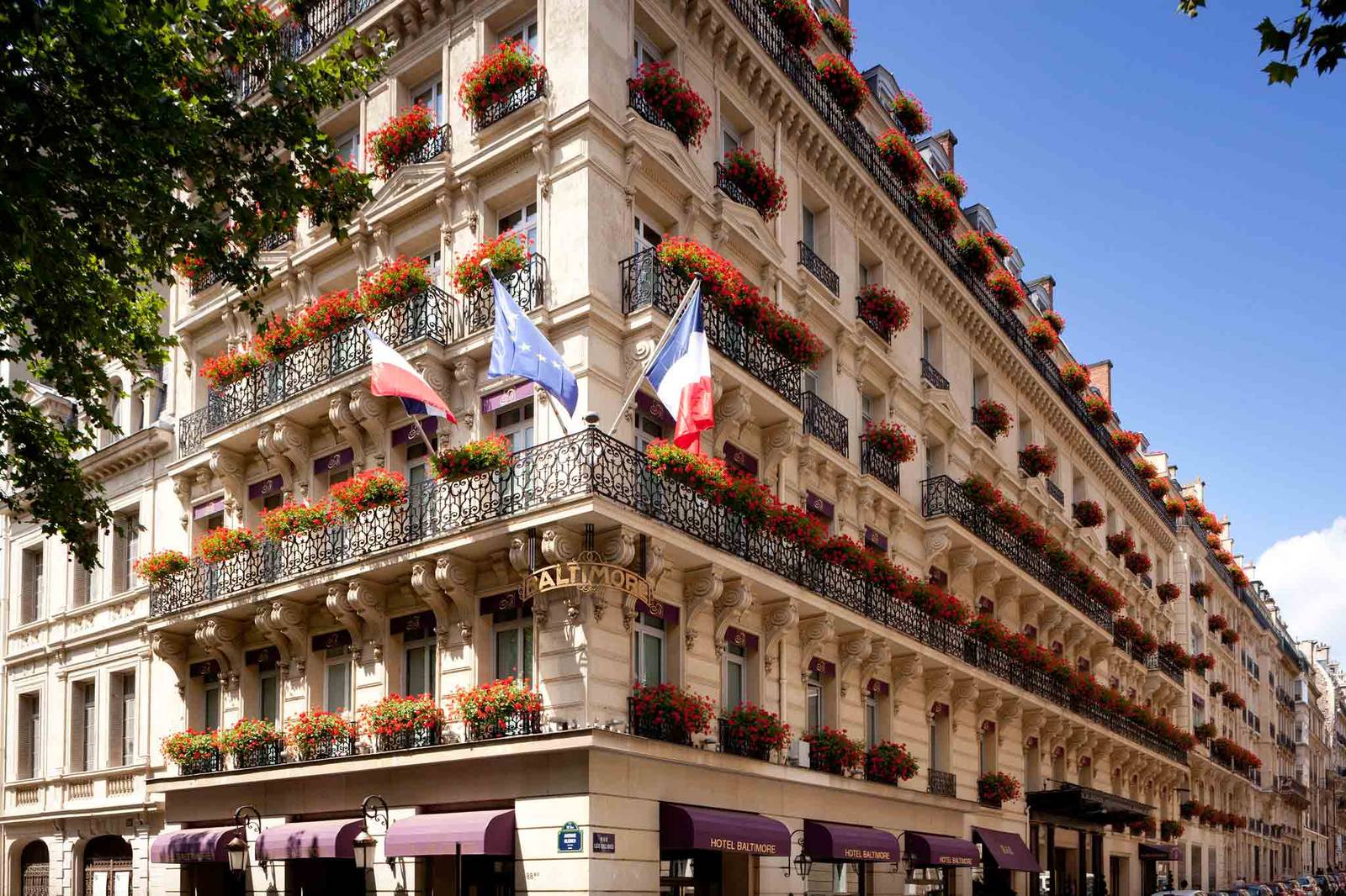 巴黎 Sofitel Baltimore Tour Eiffel 所在的十六區街角