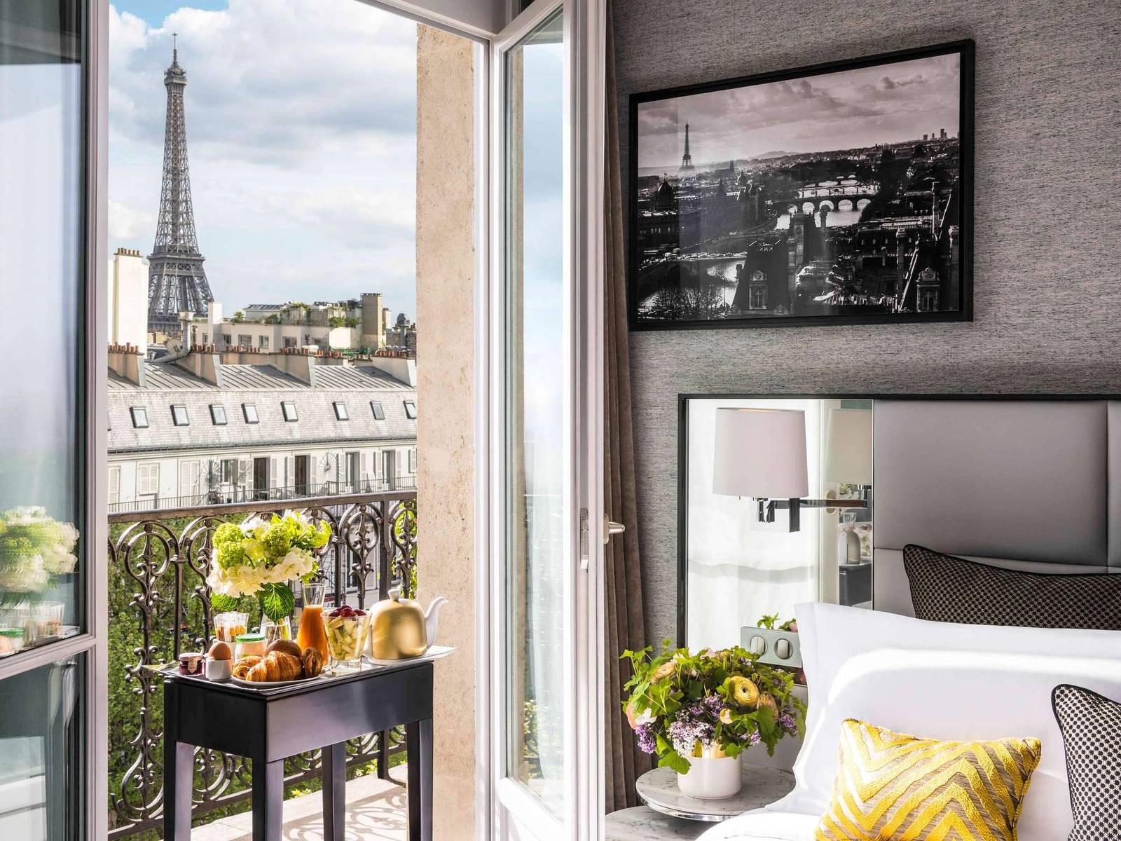 巴黎 Sofitel Baltimore Tour Eiffel 可見艾菲爾鐵塔的套房陽台