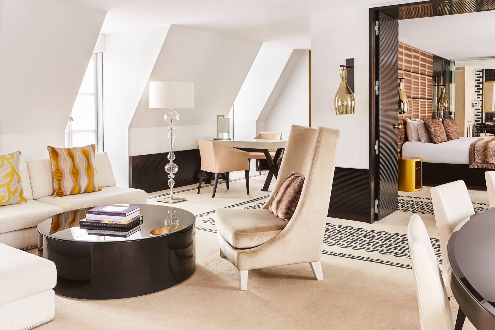 Sofitel Paris Le Faubourg 七樓 Couture Apartment 起居室