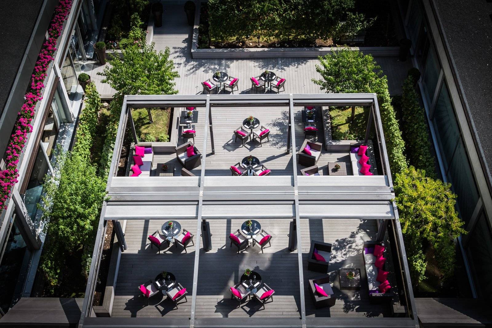 Sofitel Strasbourg Grande Île 綠意環繞的中庭露台