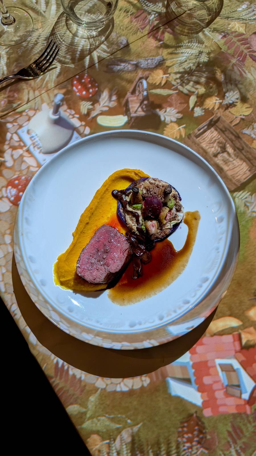 德勒斯登 Steigenberger Hotel de Saxe Le Petit Chef 晚餐秀的投影餐盤