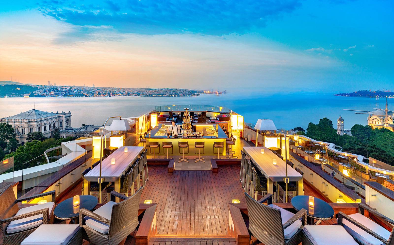 Swissôtel The Bosphorus 16 Roof 頂樓酒吧