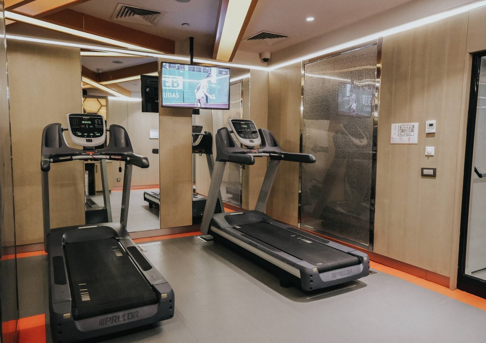 24 小時 Artisan Fitness Room 健身房