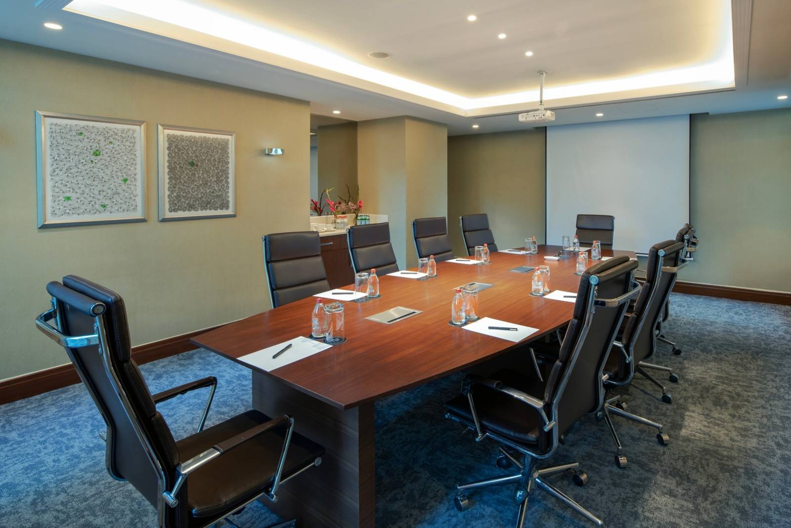 Boardroom 會議室