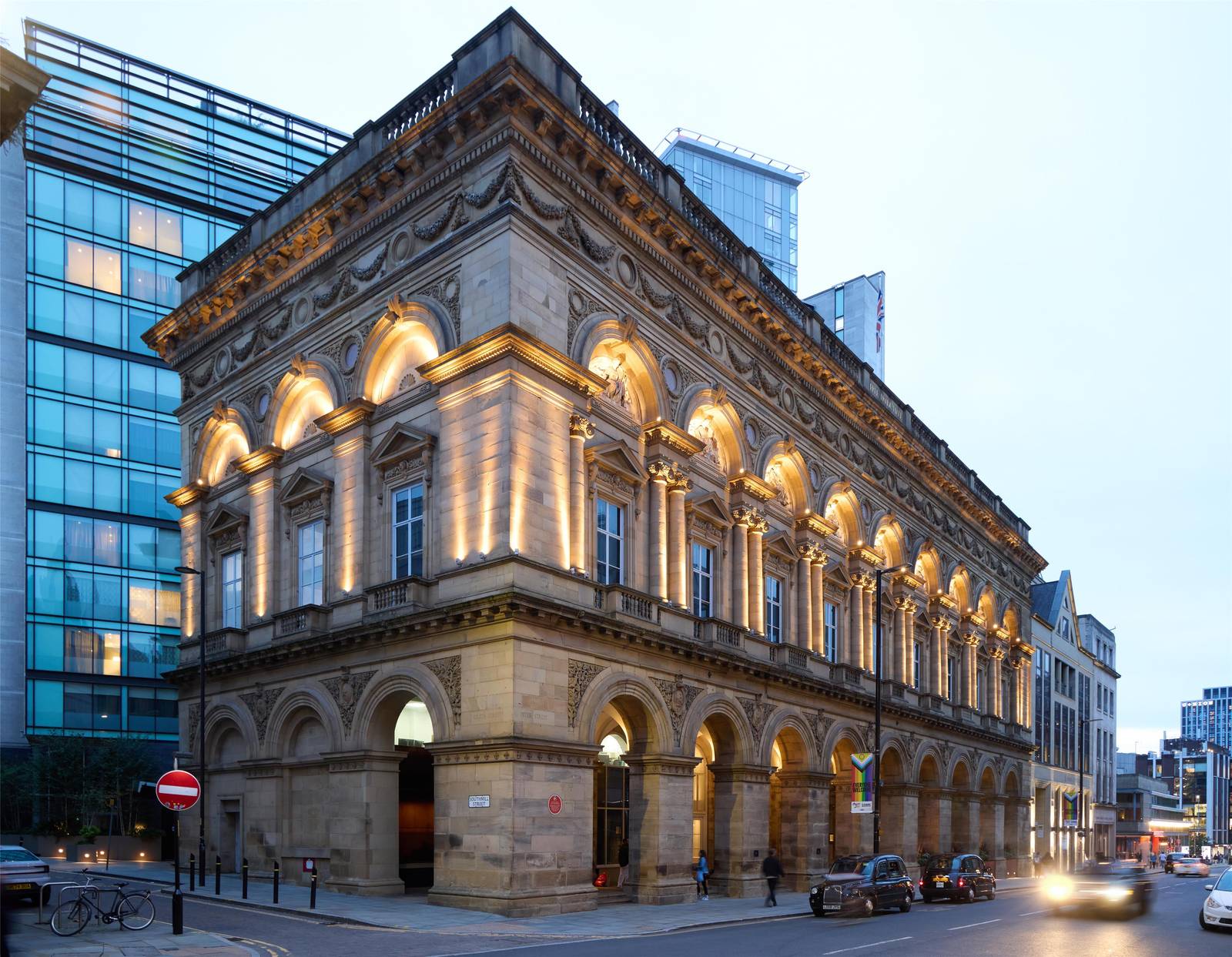 The Edwardian Manchester Free Trade Hall 砂岩立面與街角