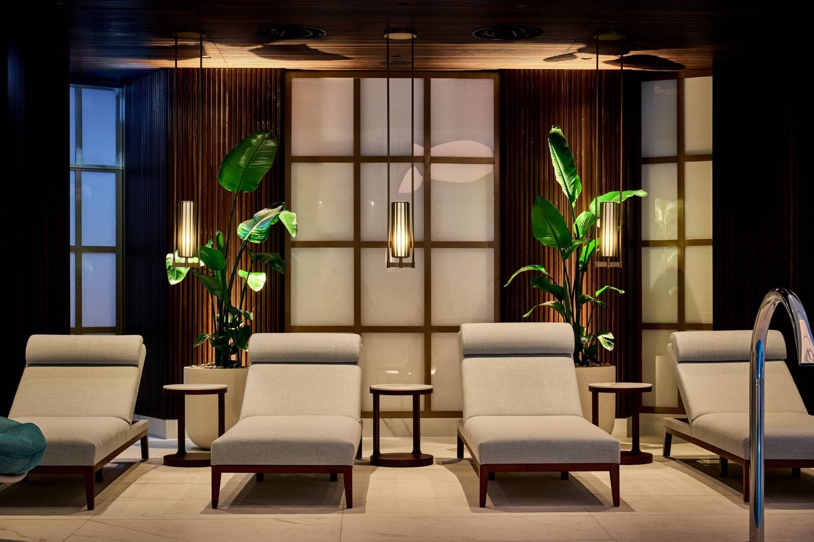 The Landmark London Spa 泳池旁躺椅