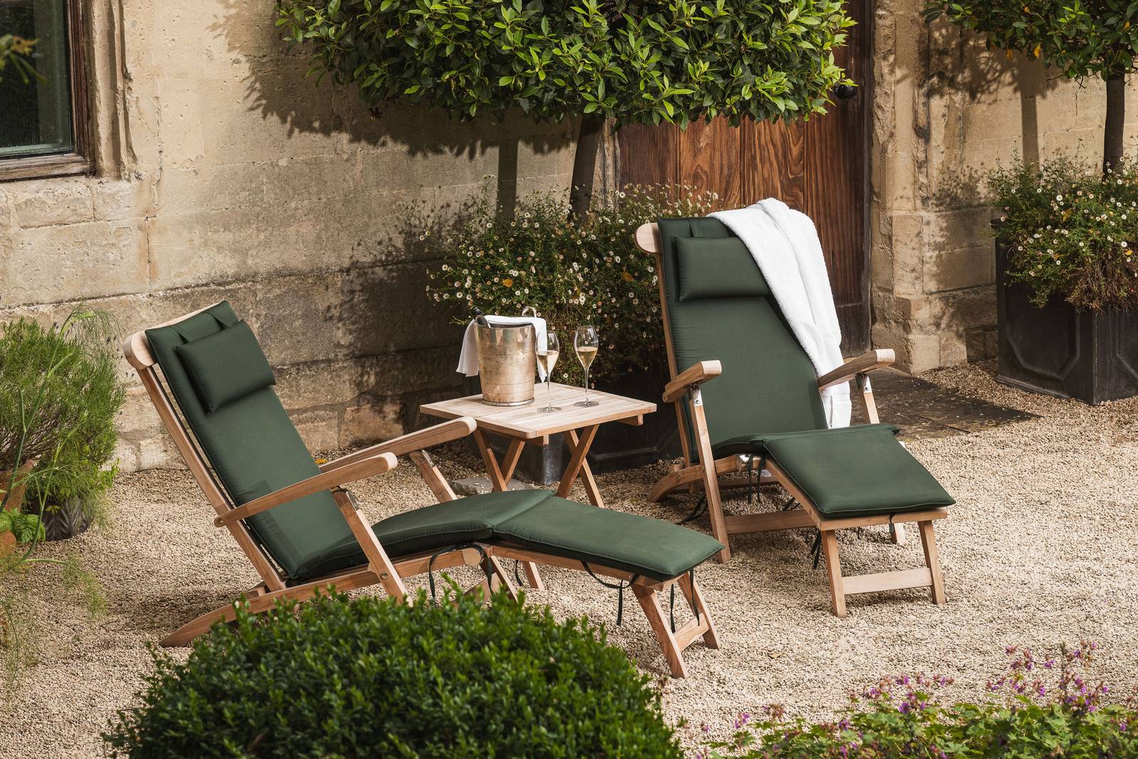 The Royal Crescent Hotel Spa 花園的躺椅