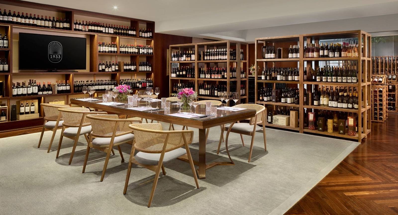 Tivoli Avenida Liberdade 1933 Wine & Spirits Collection 品酒桌