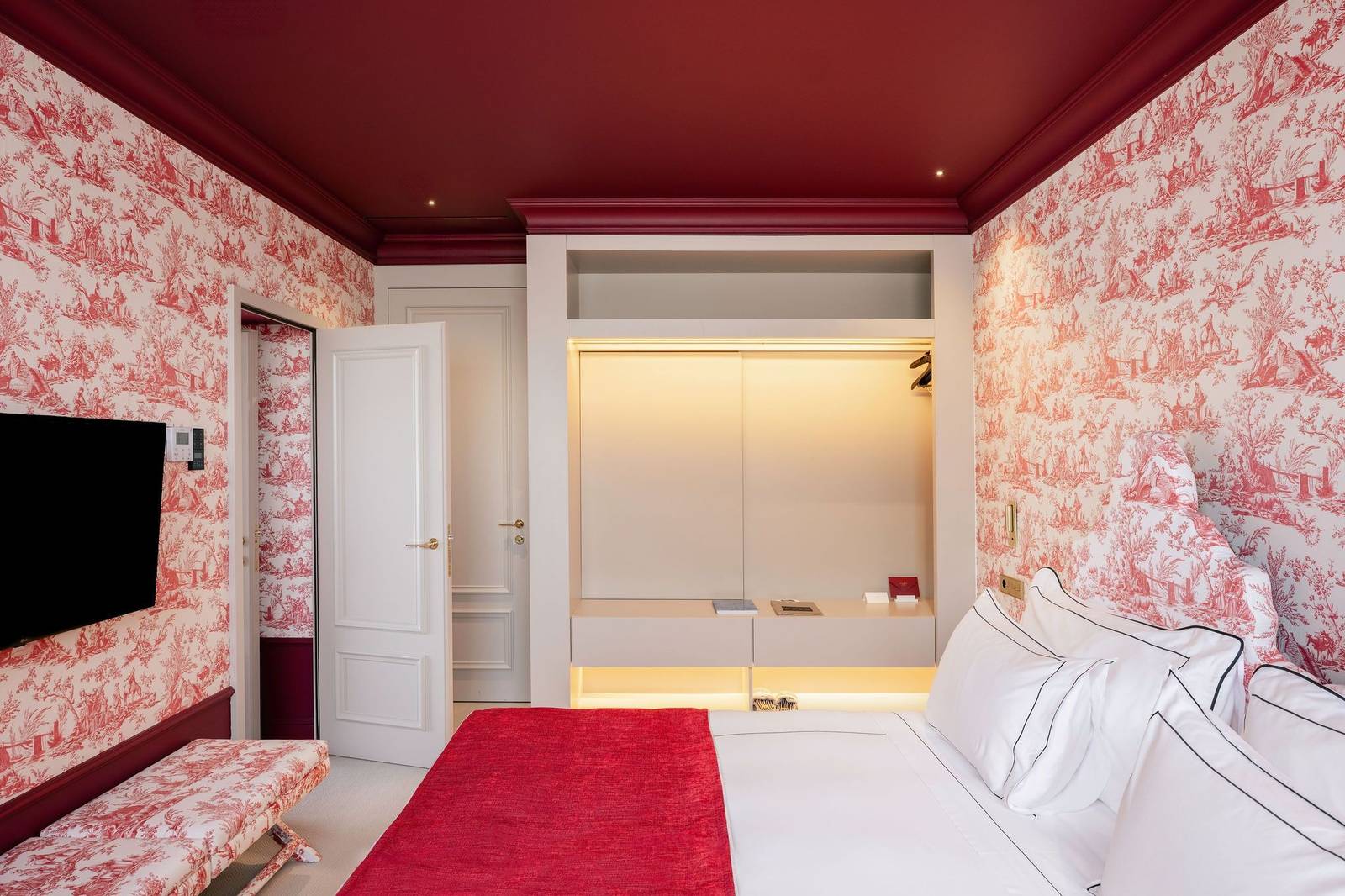 Vinha Boutique Hotel 莊園宅邸內的紅色印花 Petit Room