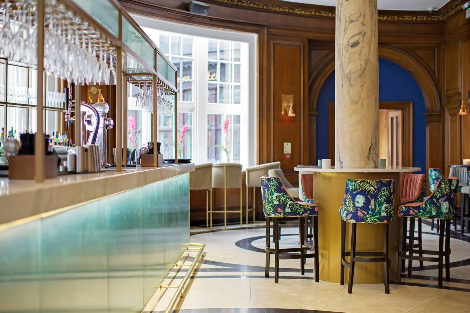 voco Grand Central Glasgow Champagne Central 吧台座位
